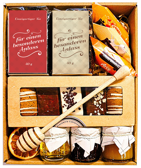 GIFT BASKET, GIFT, SOUVENIR, CARAMEL CANDIES, TEA, FOR CHRISTMAS, FOR A BIRTHDAY